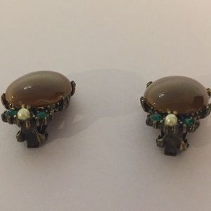 Lovely vintage clip on earrings jewelry, 1”